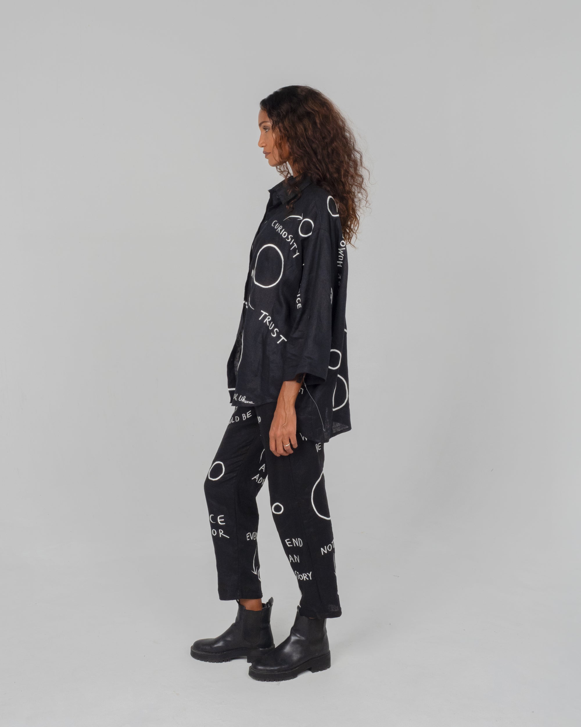 INTUITIVE BLACK HOLE Modular Unisex Linen Set