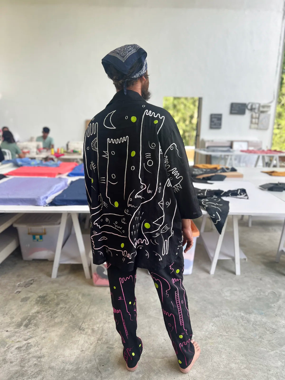 The back of Ole’s black embroidered UKENA set